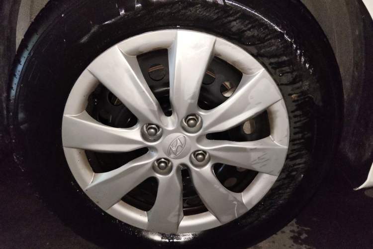 Used Hyundai Verna (older generation) 2017 1.4L Manual Refreshed Version China V Standard Right Front Wheel Hub