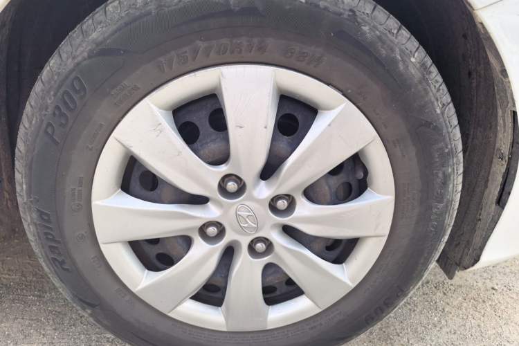 Used Hyundai Verna (older generation) 2017 1.4L Manual Refreshed Version China V Standard Right Front Wheel Hub