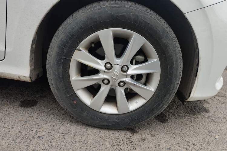 Used Hyundai Verna (older generation) 2017 1.4L Manual Huancai Edition China V Standard Right Front Wheel Hub