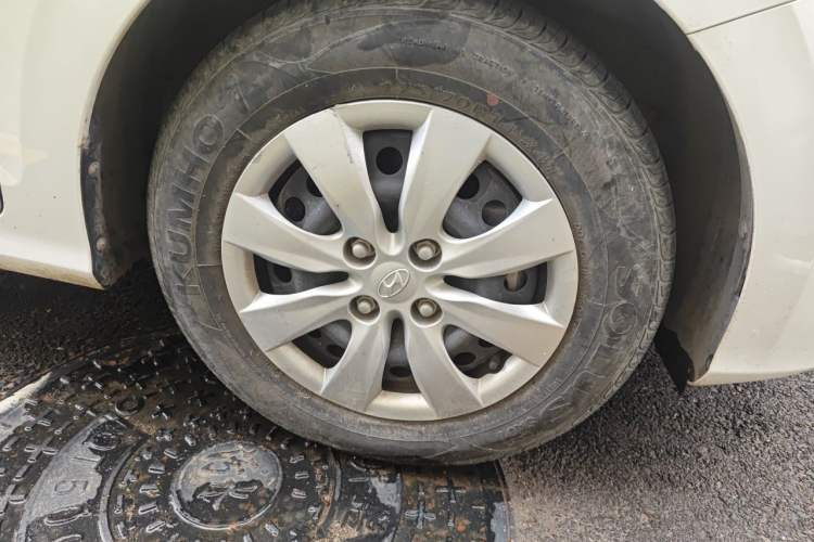 Used Hyundai Verna (older generation) 2017 1.4L Manual Refreshed Version China VI Standard Right Front Wheel Hub