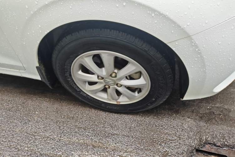 Used Hyundai Verna (older generation) 2017 1.4L Manual Colorful Skyroof Version China VI Standard Right Front Wheel Hub