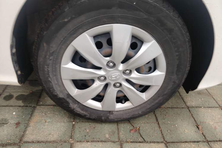 Used Hyundai Verna (older generation) 2017 1.4L Manual Refreshed Version China VI Standard Right Front Wheel Hub