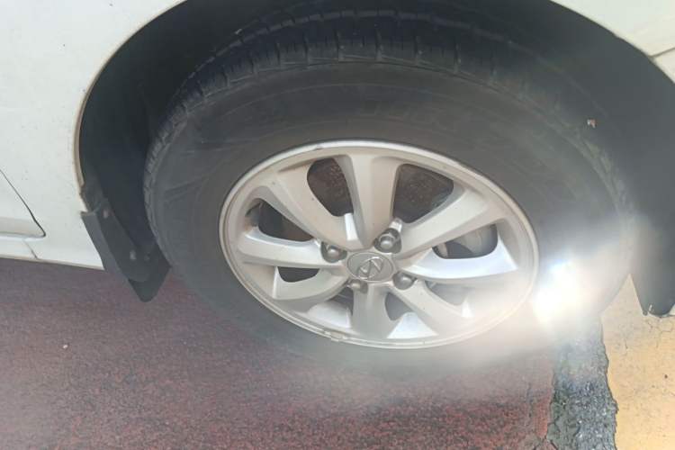 Used Hyundai Verna (older generation) 2017 1.4L Manual Huancai Edition China V Standard Right Front Wheel Hub