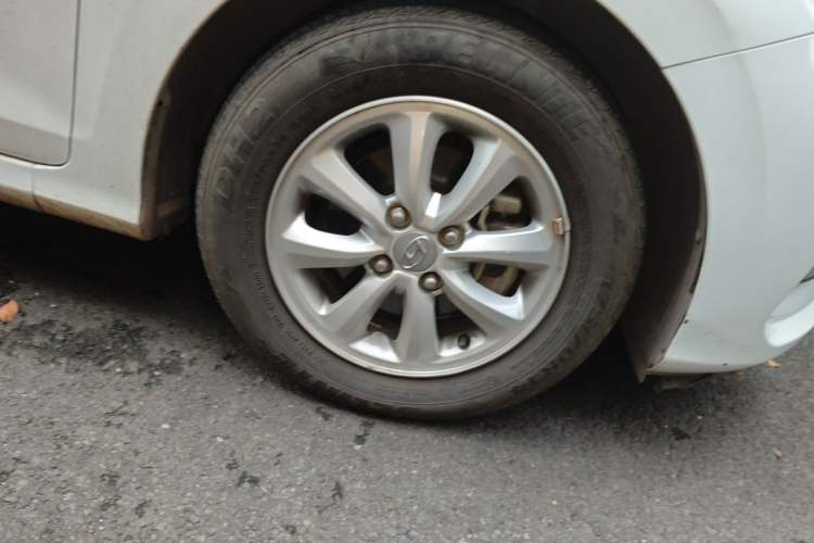 Used Hyundai Verna (older generation) 2017 1.4L Automatic YueXiang Edition China V-standard Right Front Wheel Hub