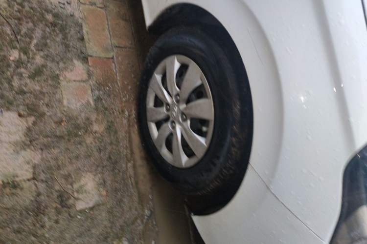Used Hyundai Verna (older generation) 2017 1.4L Manual Refreshed Version China VI Standard Right Front Wheel Hub