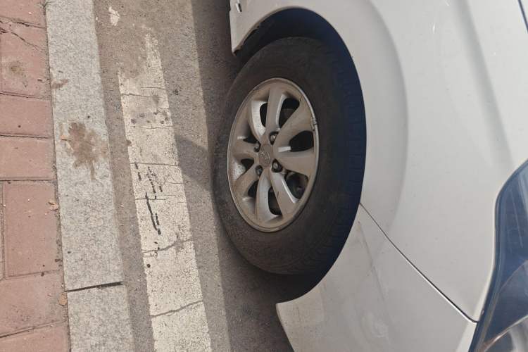 Used Hyundai Verna (older generation) 2017 1.4L Manual Huancai Edition China V Standard Right Front Wheel Hub