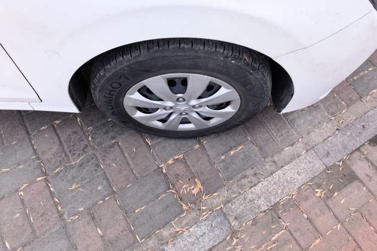 Used Hyundai Verna (older generation) 2017 1.4L Manual Refreshed Version China V Standard Right Front Wheel Hub