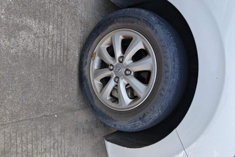 Used Hyundai Verna (older generation) 2017 1.4L Manual Huancai Connected Version China VI Right Front Wheel Hub