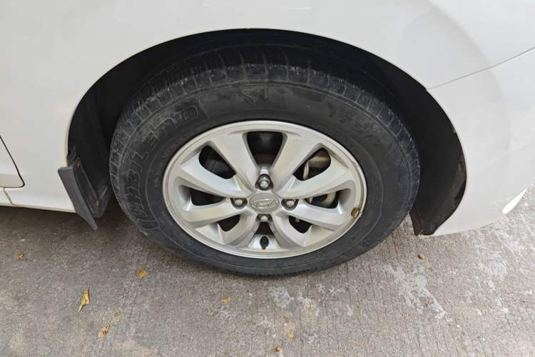 Used Hyundai Verna (older generation) 2017 1.4L Manual Huancai Edition China V Standard Right Front Wheel Hub
