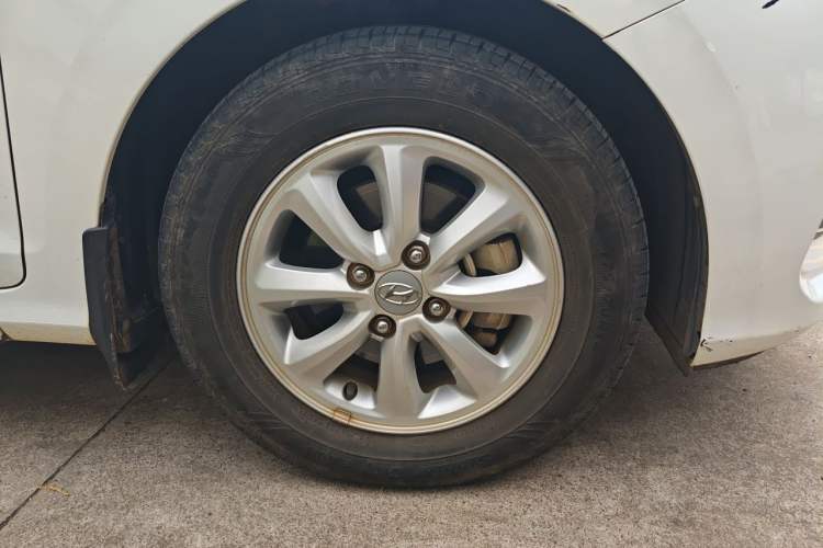 Used Hyundai Verna (older generation) 2017 1.4L Manual Huancai Edition China V Standard Right Front Wheel Hub