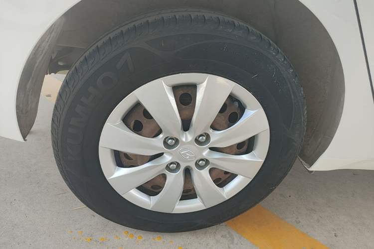 Used Hyundai Verna (older generation) 2017 1.4L Manual Refreshed Version China V Standard Right Rear Wheel Hub