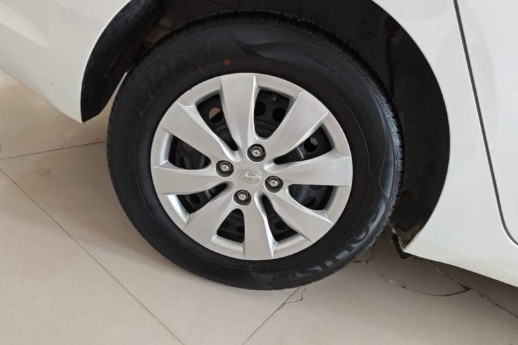 Used Hyundai Verna (older generation) 2017 1.4L Manual Refreshed Version China V Standard Right Rear Wheel Hub