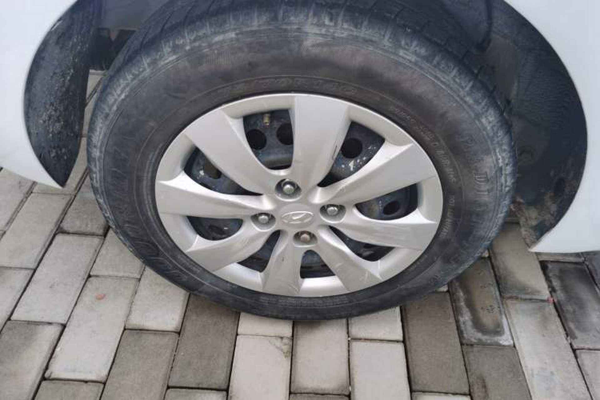 Used Hyundai Verna (older generation) 2017 1.4L Manual Refreshed Version China V Standard Right Rear Wheel Hub