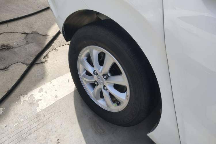 Used Hyundai Verna (older generation) 2017 1.4L Manual Colorful Skyroof Version China V Standard Right Rear Wheel Hub