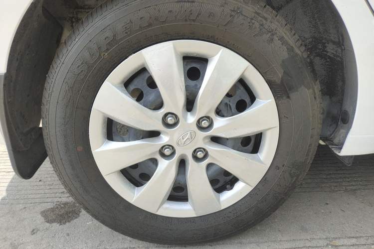 Used Hyundai Verna (older generation) 2017 1.4L Manual Refreshed Version China VI Standard Right Rear Wheel Hub