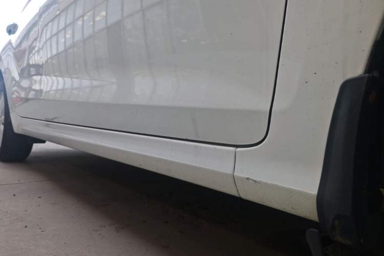 Used Hyundai Verna (older generation) 2017 1.4L Manual Huancai Edition China VI Right Side Sill