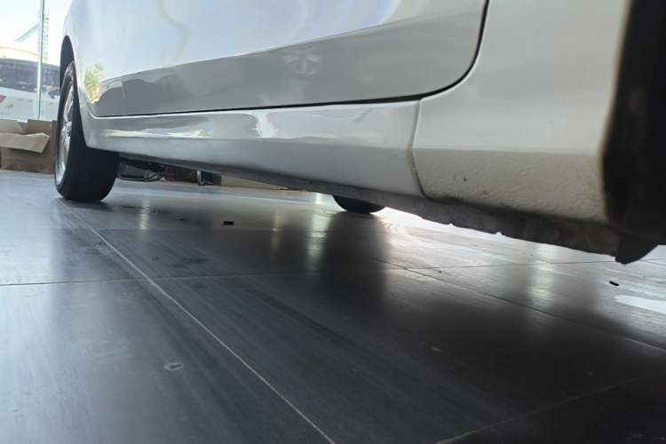 Used Hyundai Verna (older generation) 2017 1.4L Manual Huancai Edition China VI Right Side Sill