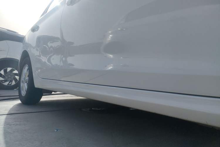 Used Hyundai Verna (older generation) 2017 1.4L Manual Colorful Skyroof Version China V Standard Right Side Sill