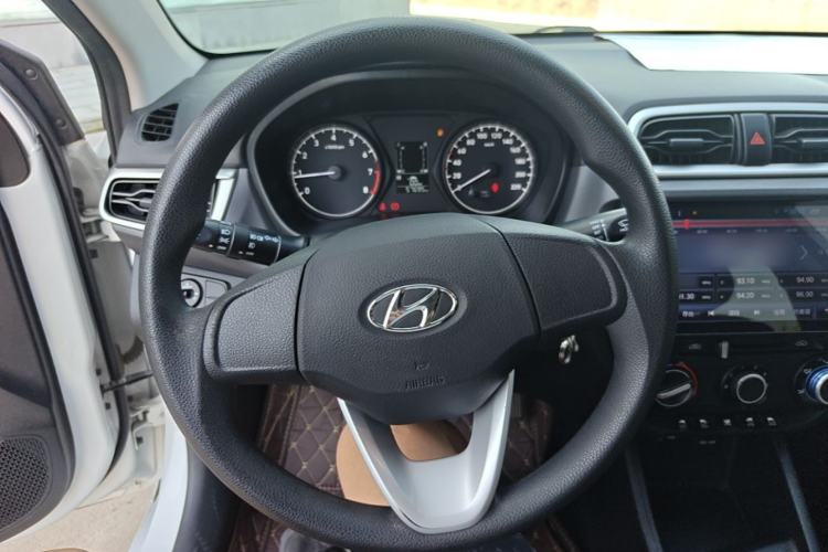 Used Hyundai Verna (older generation) 2017 1.4L Manual Huancai Edition China V Standard Steering Wheel