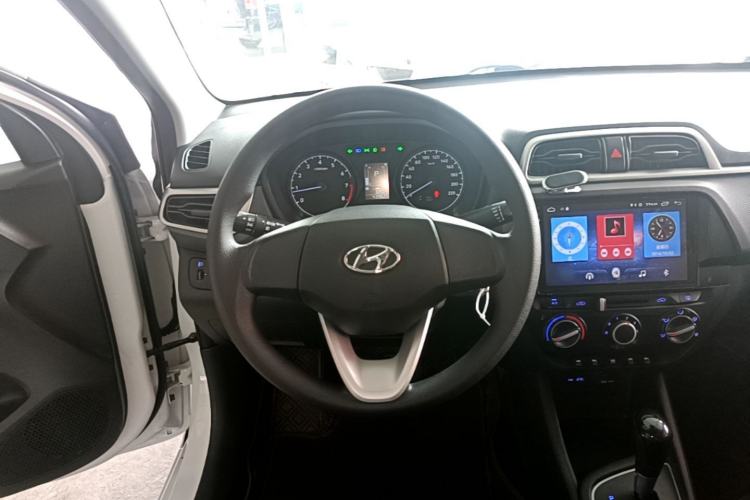Used Hyundai Verna (older generation) 2017 1.4L Automatic YueXiang Edition China V-standard Steering Wheel
