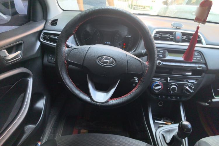 Used Hyundai Verna (older generation) 2017 1.4L Manual Refreshed Version China V Standard Steering Wheel