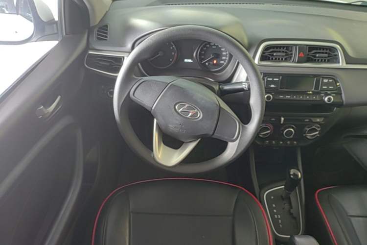 Used Hyundai Verna (older generation) 2017 1.4L Automatic YueXiang Edition China VI Standard Steering Wheel