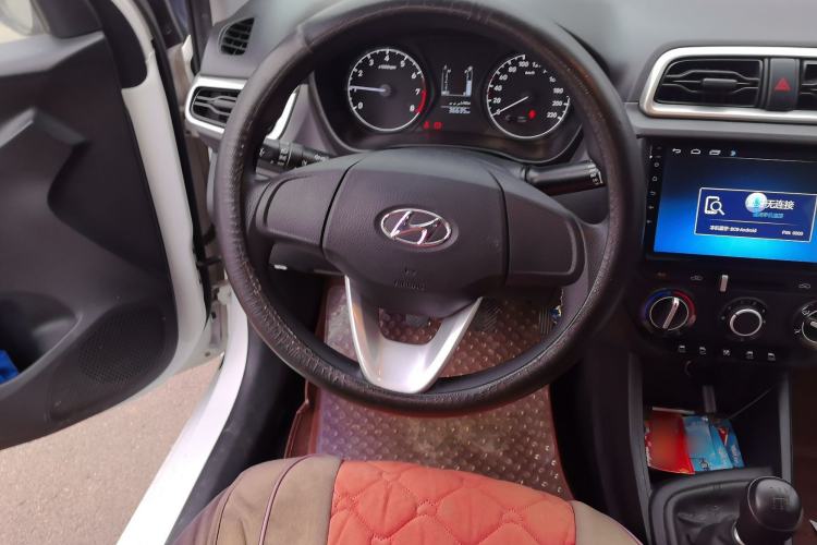 Used Hyundai Verna (older generation) 2017 1.4L Manual Refreshed Version China V Standard Steering Wheel
