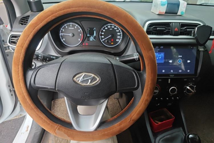 Used Hyundai Verna (older generation) 2017 1.4L Manual Refreshed Version China VI Standard Steering Wheel