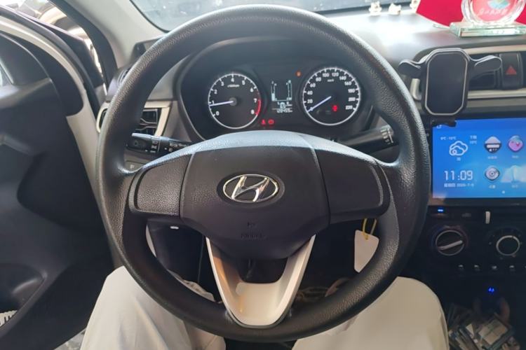 Used Hyundai Verna (older generation) 2017 1.4L Manual Huancai Edition China V Standard Steering Wheel