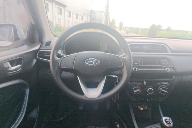 Used Hyundai Verna (older generation) 2017 1.4L Manual Huancai Edition China V Standard Steering Wheel
