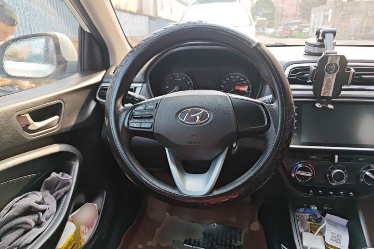 Used Hyundai Verna (older generation) 2017 1.4L Manual Huancailian Connected Version China V Standard Steering Wheel