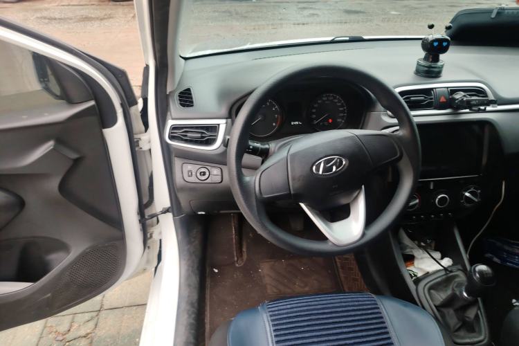 Used Hyundai Verna (older generation) 2017 1.4L Manual Refreshed Version China VI Standard Steering Wheel