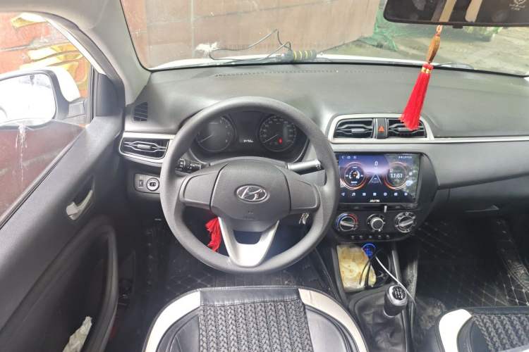 Used Hyundai Verna (older generation) 2017 1.4L Manual Huancai Edition China V Standard Steering Wheel