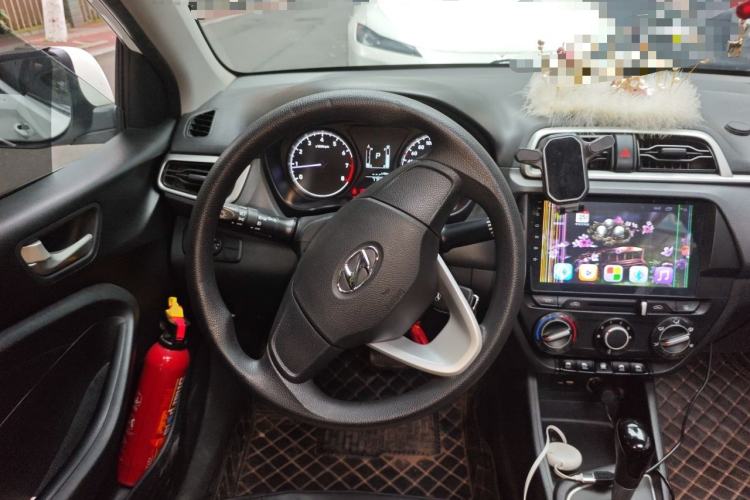Used Hyundai Verna (older generation) 2017 1.4L Automatic YueXiang Edition China V-standard Steering Wheel