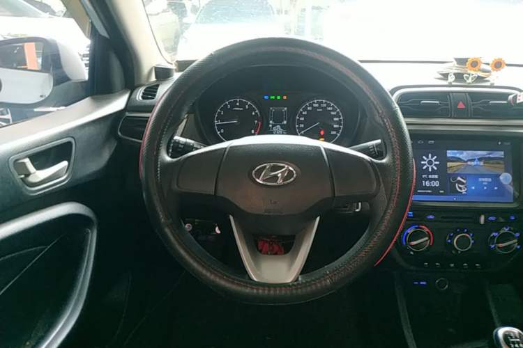 Used Hyundai Verna (older generation) 2017 1.4L Manual Huancai Edition China V Standard Steering Wheel