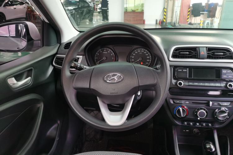 Used Hyundai Verna (older generation) 2017 1.4L Automatic YueXiang Edition China V-standard Steering Wheel