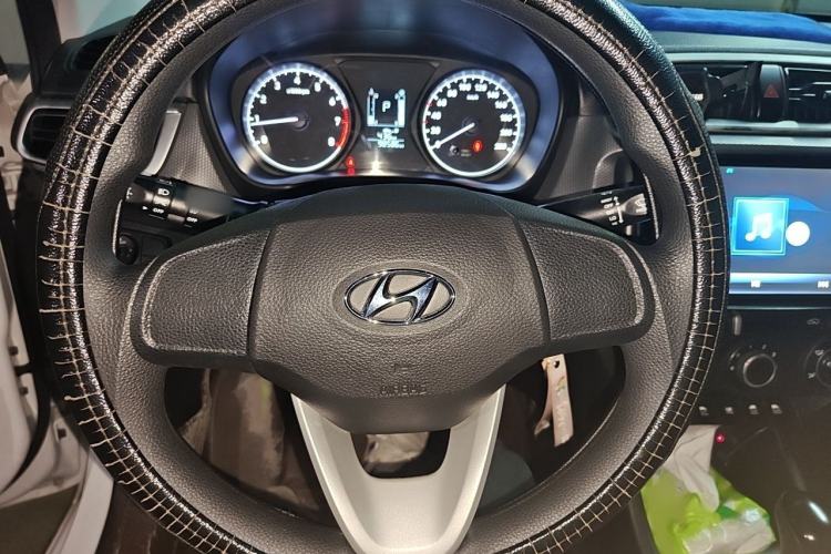 Used Hyundai Verna (older generation) 2017 1.4L Automatic YueXiang Edition China V-standard Steering Wheel