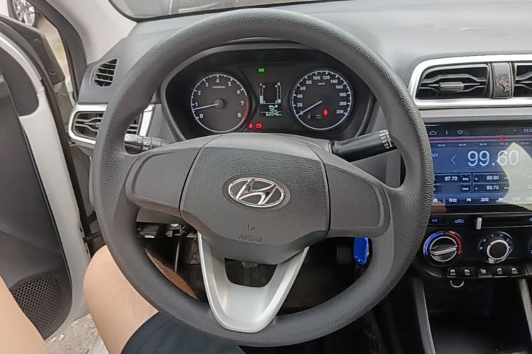Used Hyundai Verna (older generation) 2017 1.4L Manual Refreshed Version China VI Standard Steering Wheel