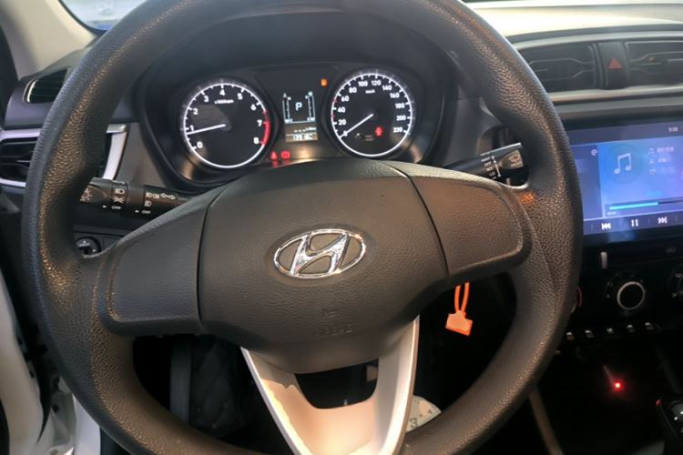 Used Hyundai Verna (older generation) 2017 1.4L Automatic YueXiang Edition China V-standard Steering Wheel