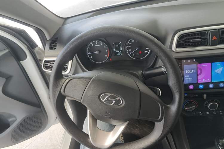 Used Hyundai Verna (older generation) 2017 1.4L Automatic YueXiang Edition China V-standard Steering Wheel