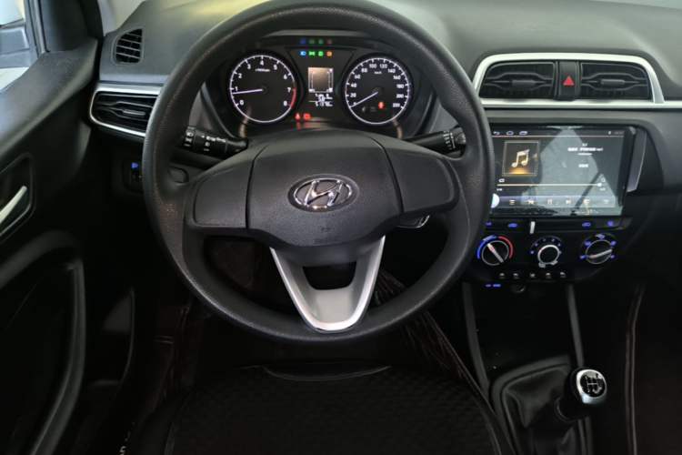 Used Hyundai Verna (older generation) 2017 1.4L Manual Huancai Edition China VI Steering Wheel