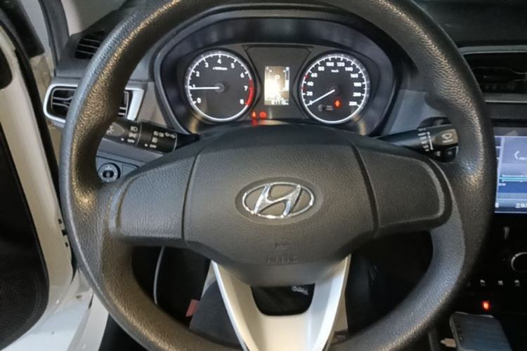 Used Hyundai Verna (older generation) 2017 1.4L Automatic YueXiang Edition China V-standard Steering Wheel