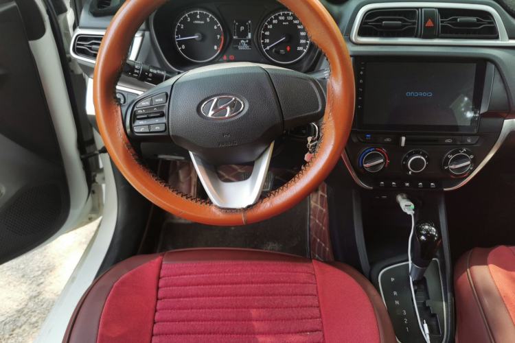 Used Hyundai Verna (older generation) 2017 1.4L Automatic YueXiang Connected Version China V Standard Steering Wheel