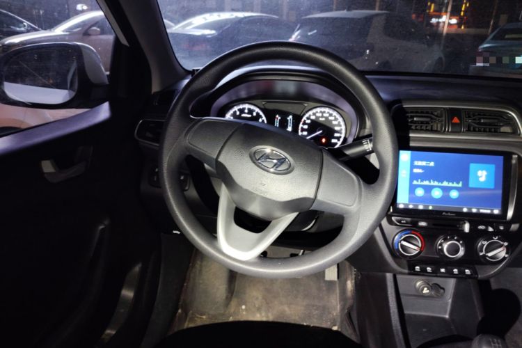 Used Hyundai Verna (older generation) 2017 1.4L Manual Refreshed Version China V Standard Steering Wheel