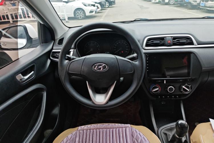 Used Hyundai Verna (older generation) 2017 1.4L Manual Refreshed Version China VI Standard Steering Wheel