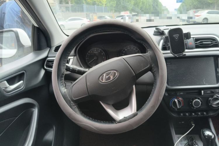 Used Hyundai Verna (older generation) 2017 1.4L Automatic YueXiang Edition China V-standard Steering Wheel