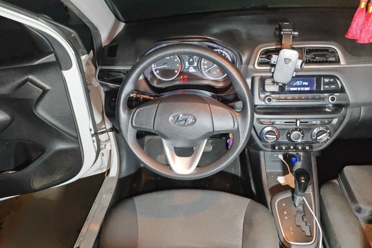 Used Hyundai Verna (older generation) 2017 1.4L Automatic YueXiang Edition China V-standard Steering Wheel