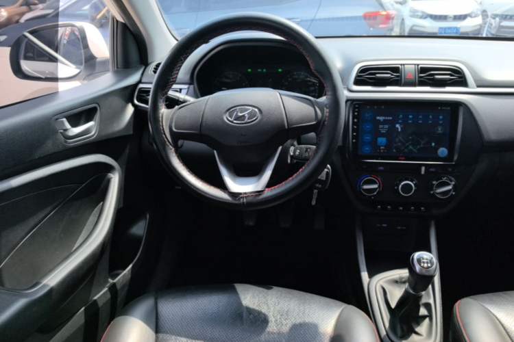 Used Hyundai Verna (older generation) 2017 1.4L Manual Huancai Edition China V Standard Steering Wheel