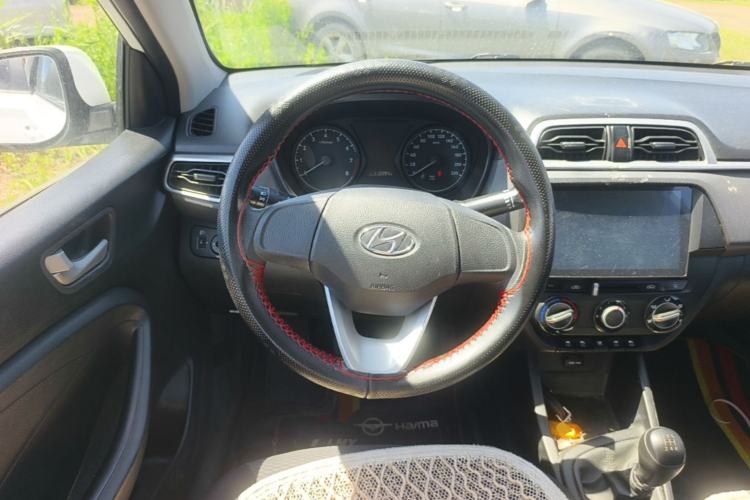 Used Hyundai Verna (older generation) 2017 1.4L Manual Refreshed Version China V Standard Steering Wheel
