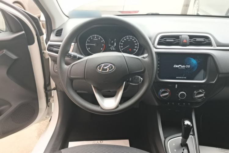 Used Hyundai Verna (older generation) 2017 1.4L Automatic YueXiang Edition China V-standard Steering Wheel